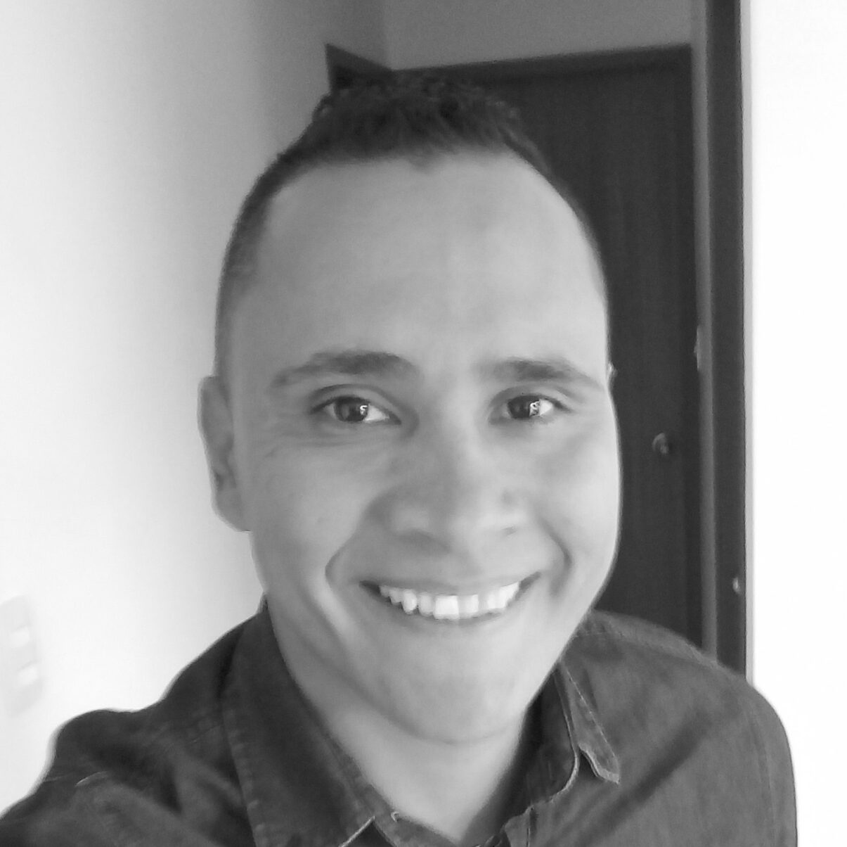 cropped-leonar-gutierrez.jpg